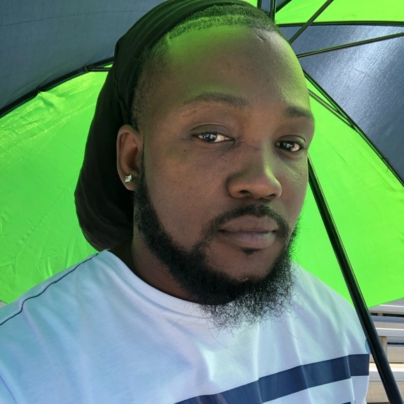 Meet your Posher, Aaron - Picture 1 of 1